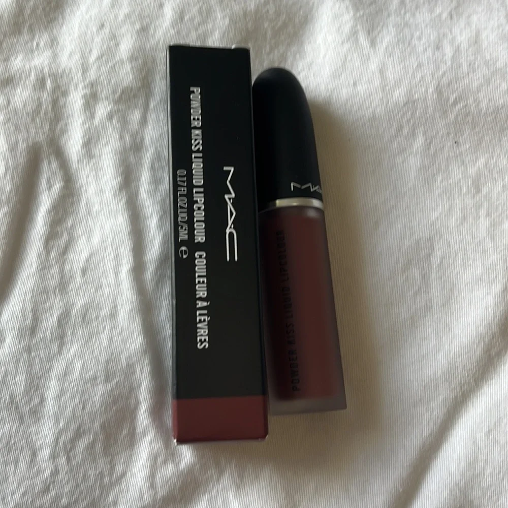 MAC •Over the Taupe• new in original box